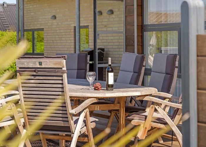 Hans - 700m From The Sea By Interhome Nyaraló