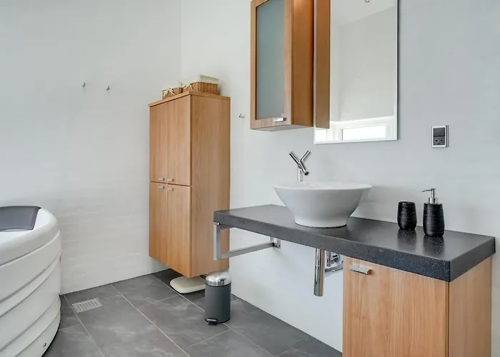 Nyaraló Hans - 700m From The Sea By Interhome