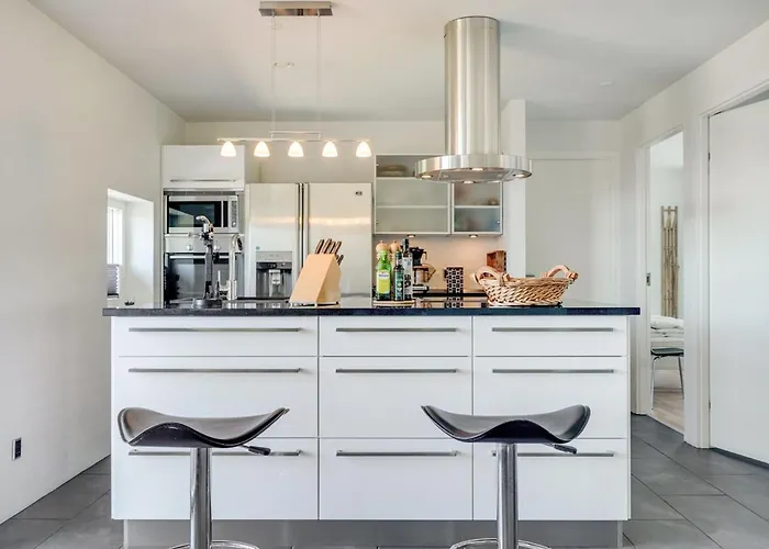 Hans - 700m From The Sea By Interhome Nyaraló *